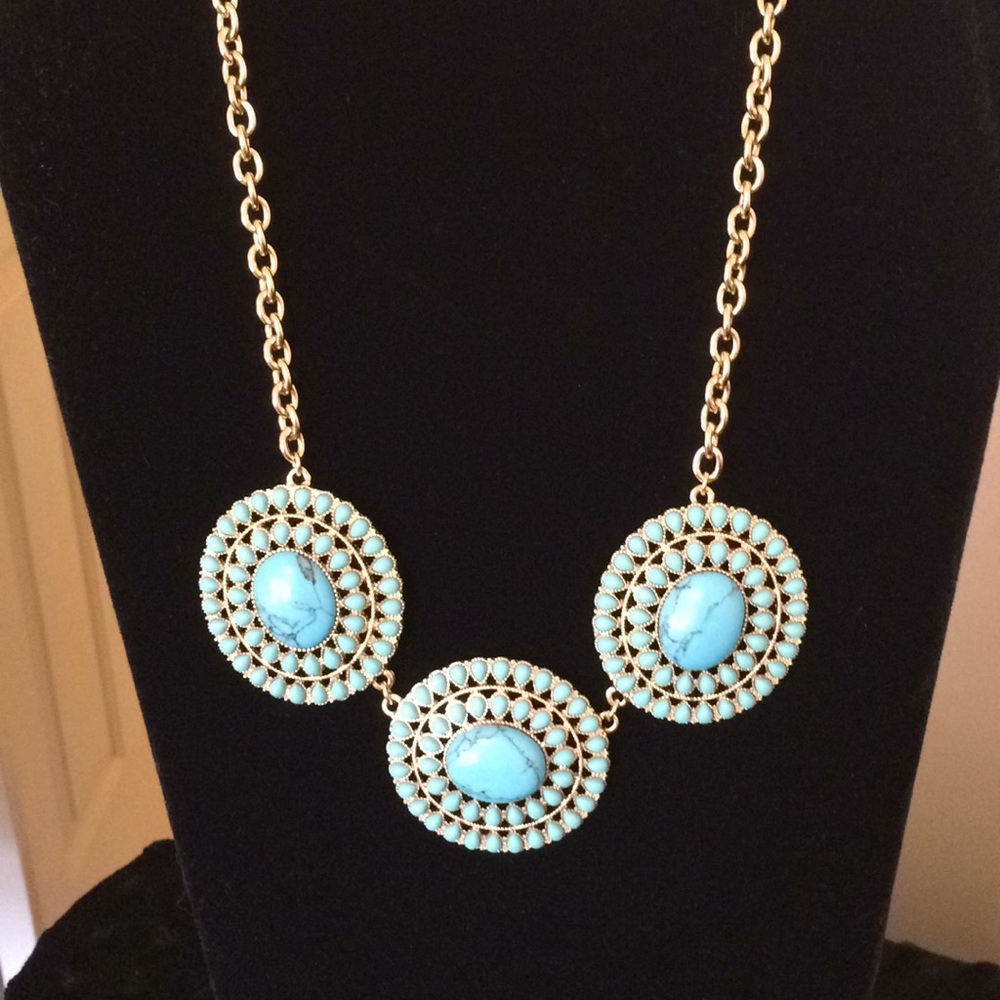 NWOT Chaps necklace